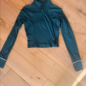 Lululemon Rulu 1/4 zip teal color size 4 CUTE!